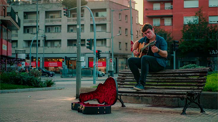 Videoclip de Sin Querer, Raúl Fernández